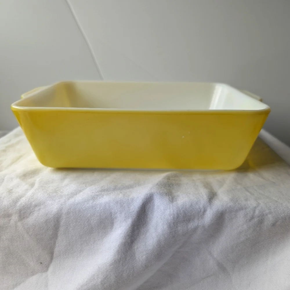 Pyrex 503-B Yellow Opalware 1.5 Quart Dish With Tab Handles Vintage
